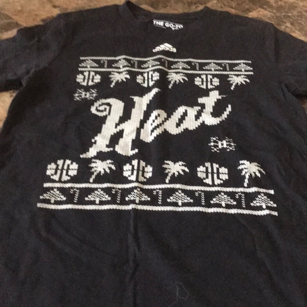 Boy’s Adidas Miami heat T-shirt size medium